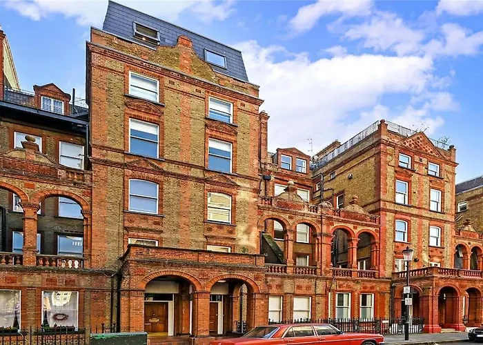 Luxury 2-Bedroom Apartment In Prime South Kensington